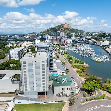 Oaks Townsville Metropole Hotel Exterior photo