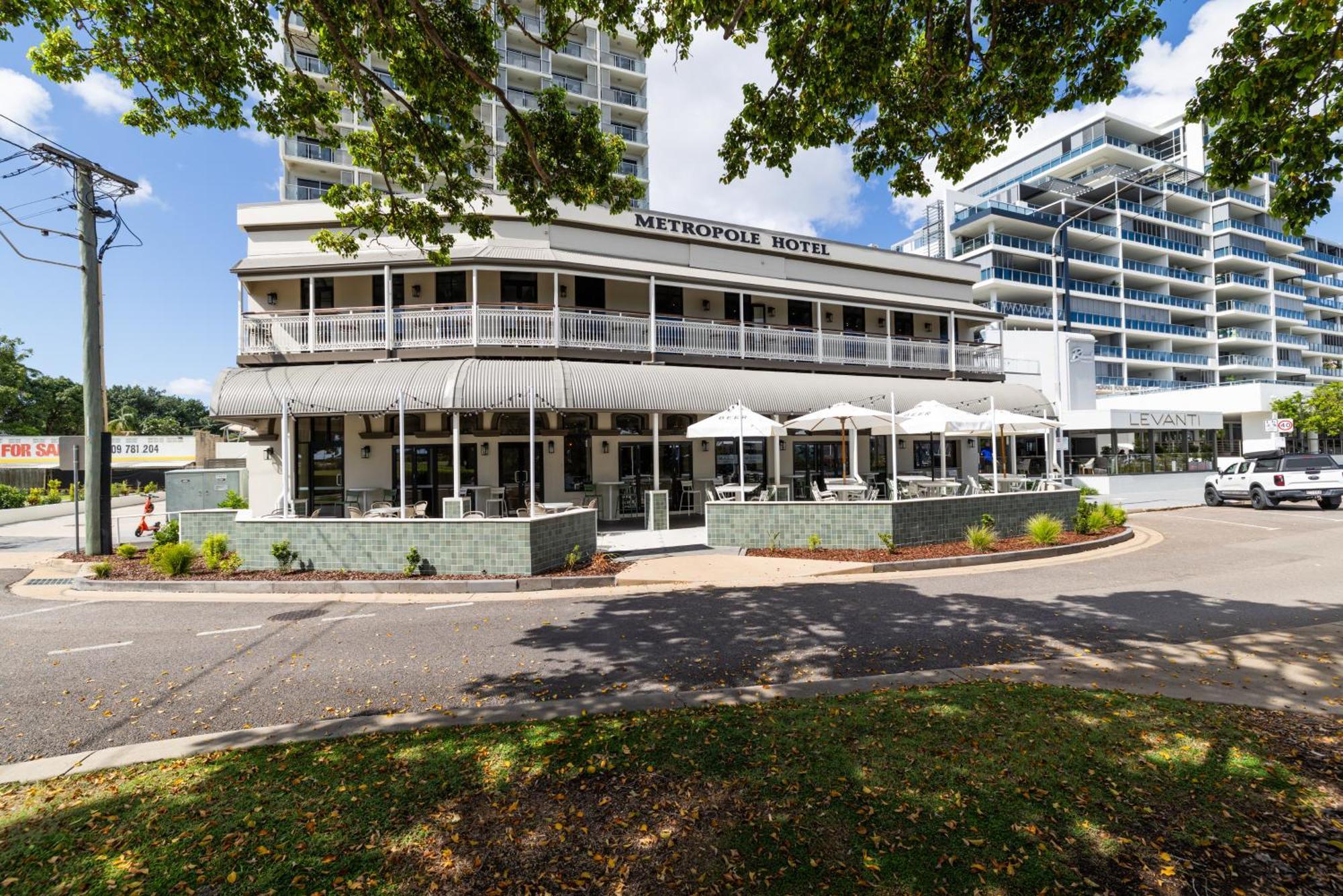 Oaks Townsville Metropole Hotel Exterior photo