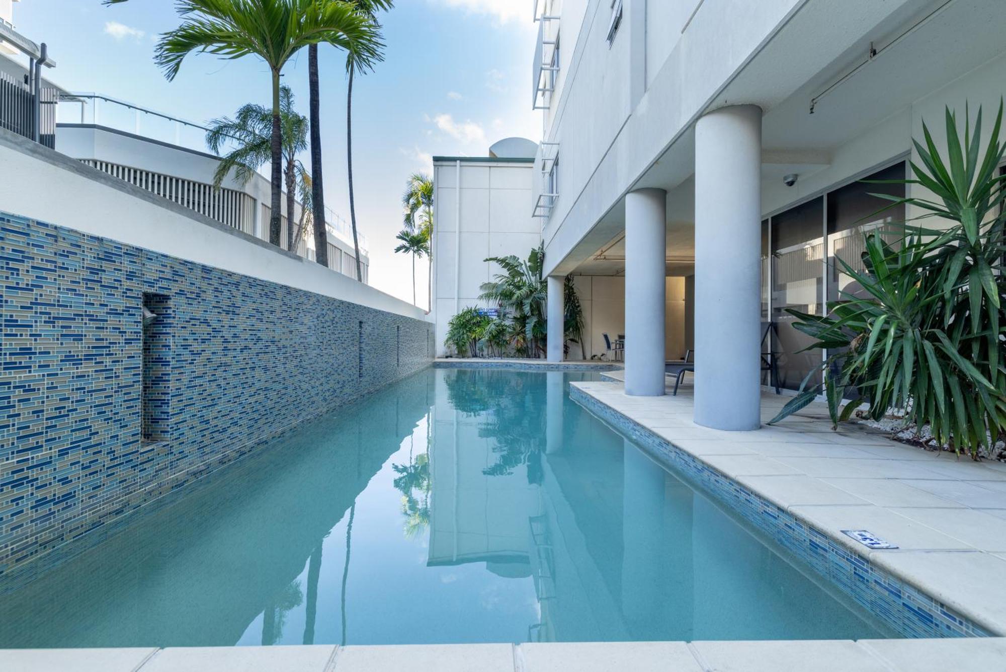 Oaks Townsville Metropole Hotel Exterior photo