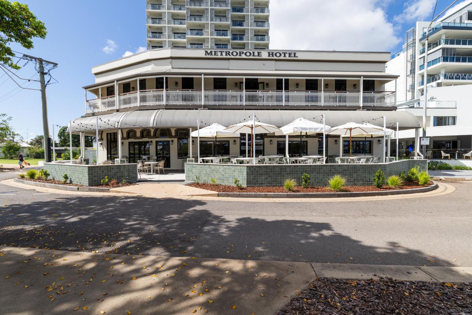 Oaks Townsville Metropole Hotel Exterior photo