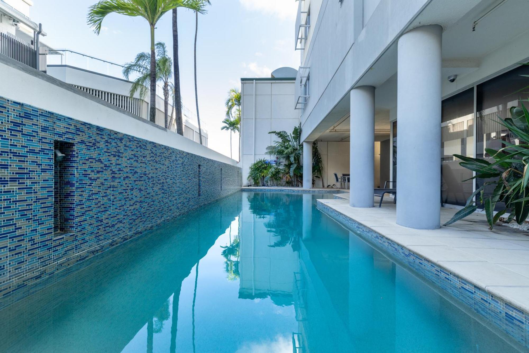 Oaks Townsville Metropole Hotel Exterior photo