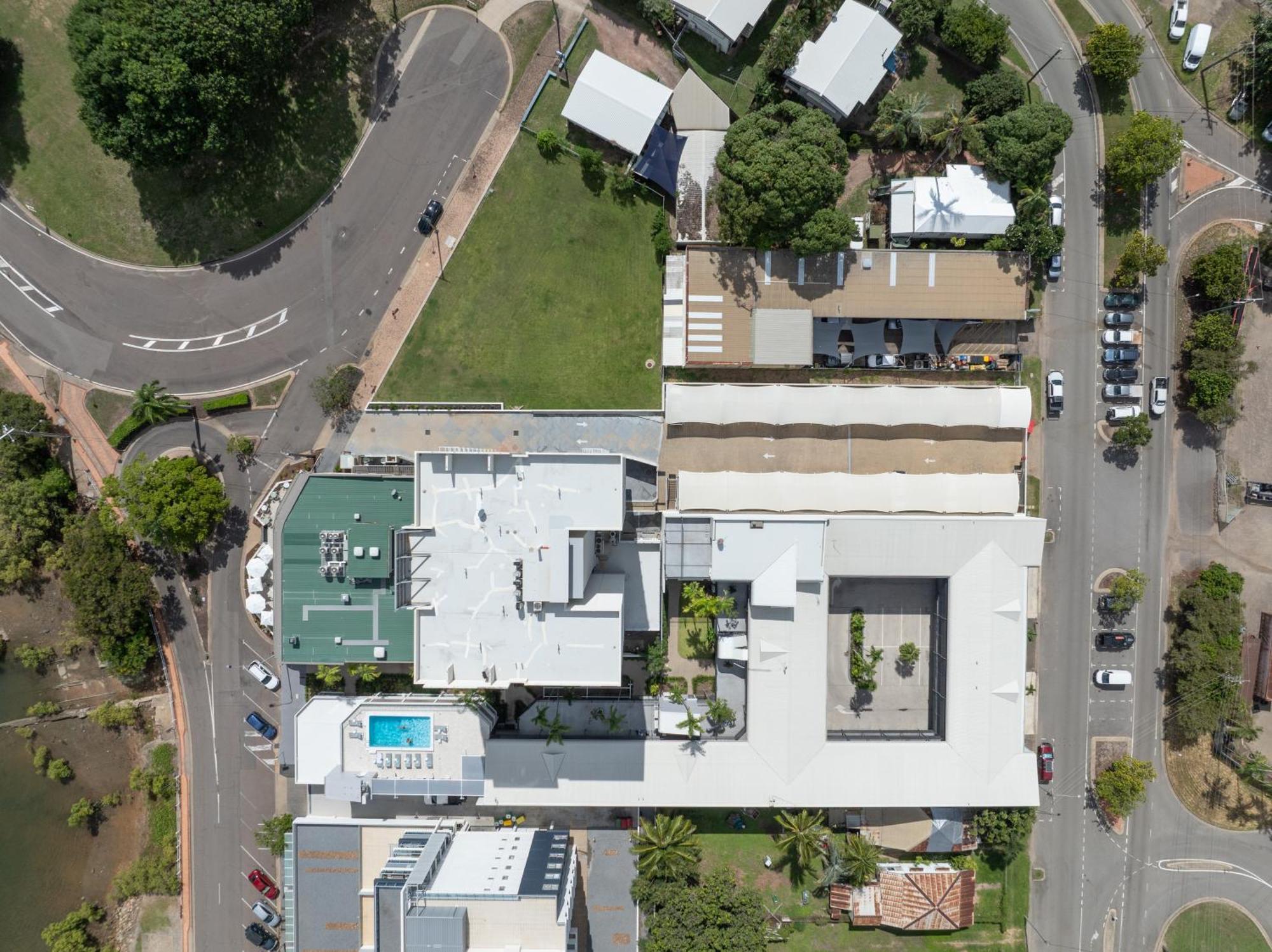 Oaks Townsville Metropole Hotel Exterior photo