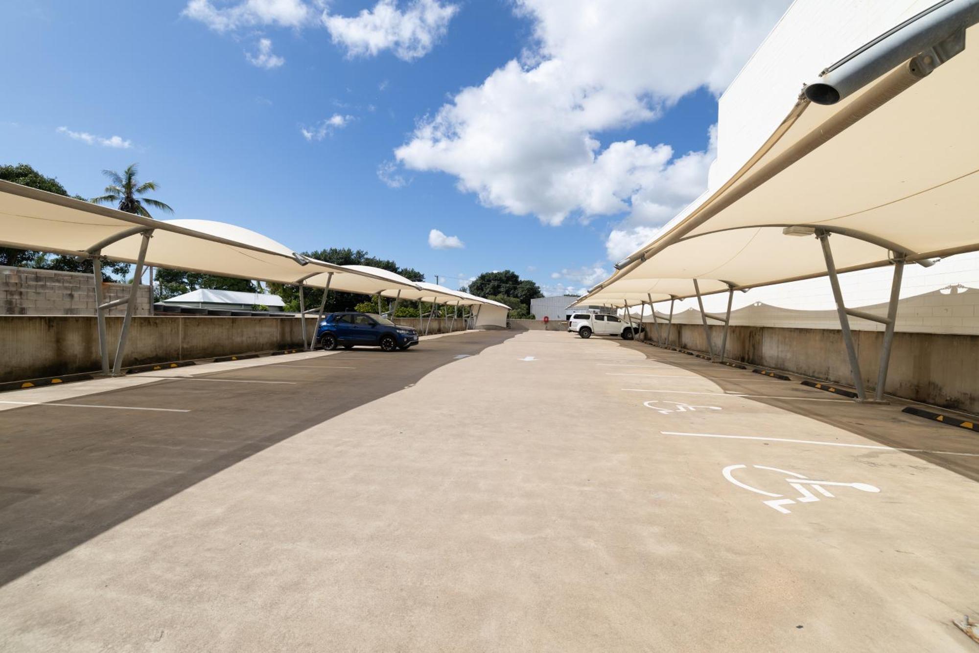 Oaks Townsville Metropole Hotel Exterior photo