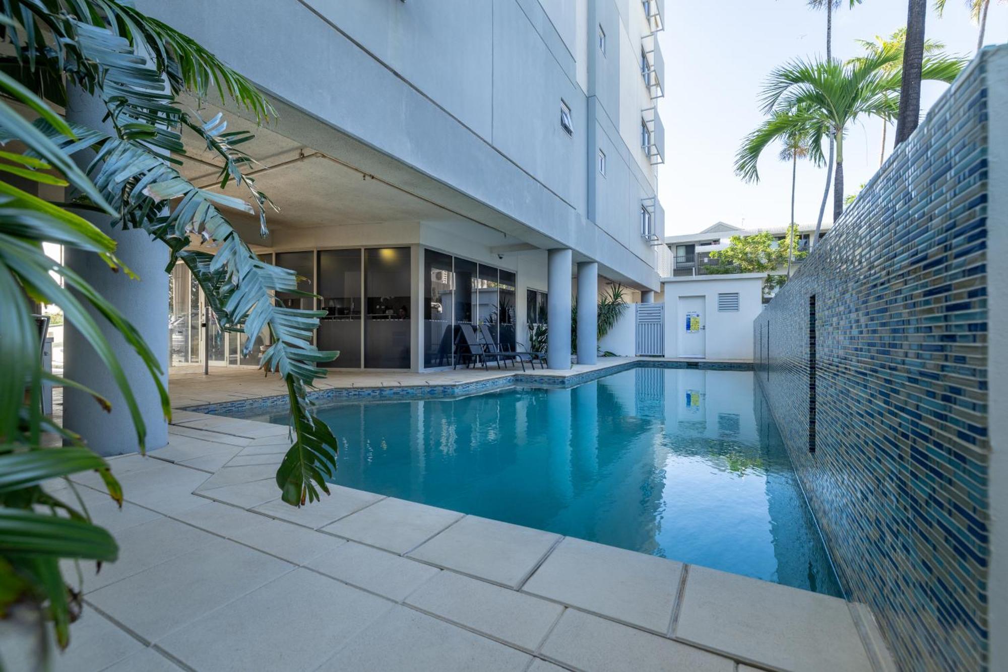 Oaks Townsville Metropole Hotel Exterior photo